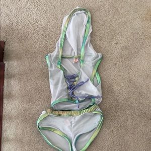 Iheartraves mesh set